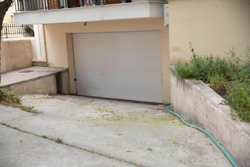 Aegina Town Apartment , With Private Parking Luaran gambar